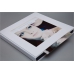 Короб Белый  с паспарту на обложке для фотографий формата 15х20 и отделением под флешку-стандарт