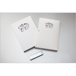 Коробочка-книжечка для стандартной флешки белая с принтом Свадебная тематика